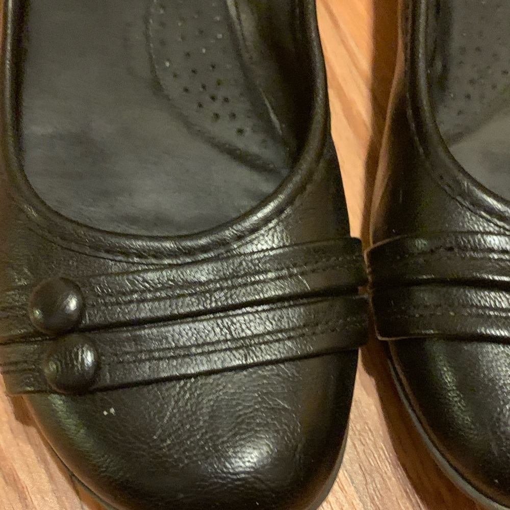 Flats - Picture 3 of 3